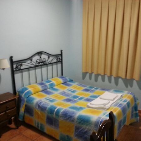 Hostal Las Tres Jotas Hotel Alcaracejos Bilik gambar