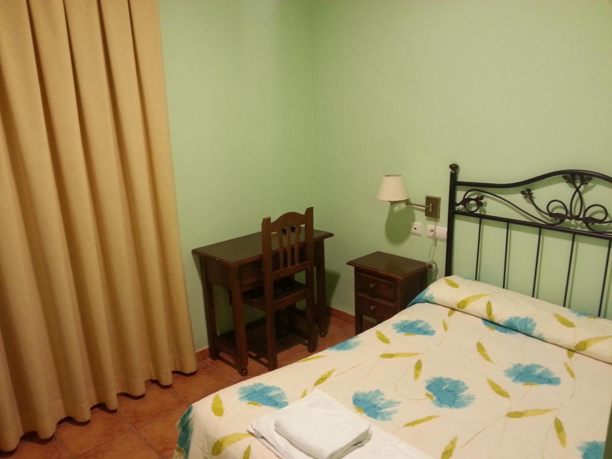 Hostal Las Tres Jotas Hotel Alcaracejos Bilik gambar