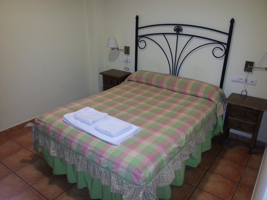 Hostal Las Tres Jotas Hotel Alcaracejos Bilik gambar