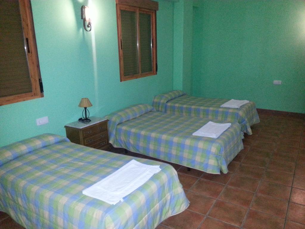 Hostal Las Tres Jotas Hotel Alcaracejos Bilik gambar