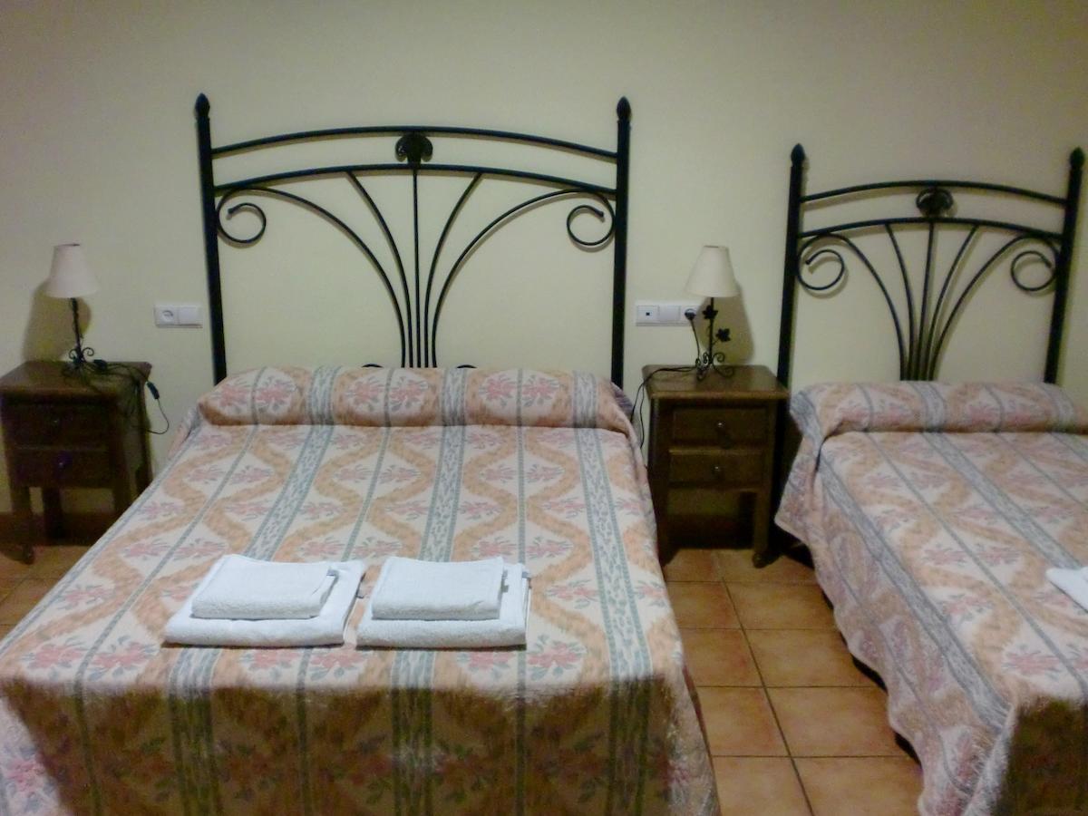 Hostal Las Tres Jotas Hotel Alcaracejos Bilik gambar